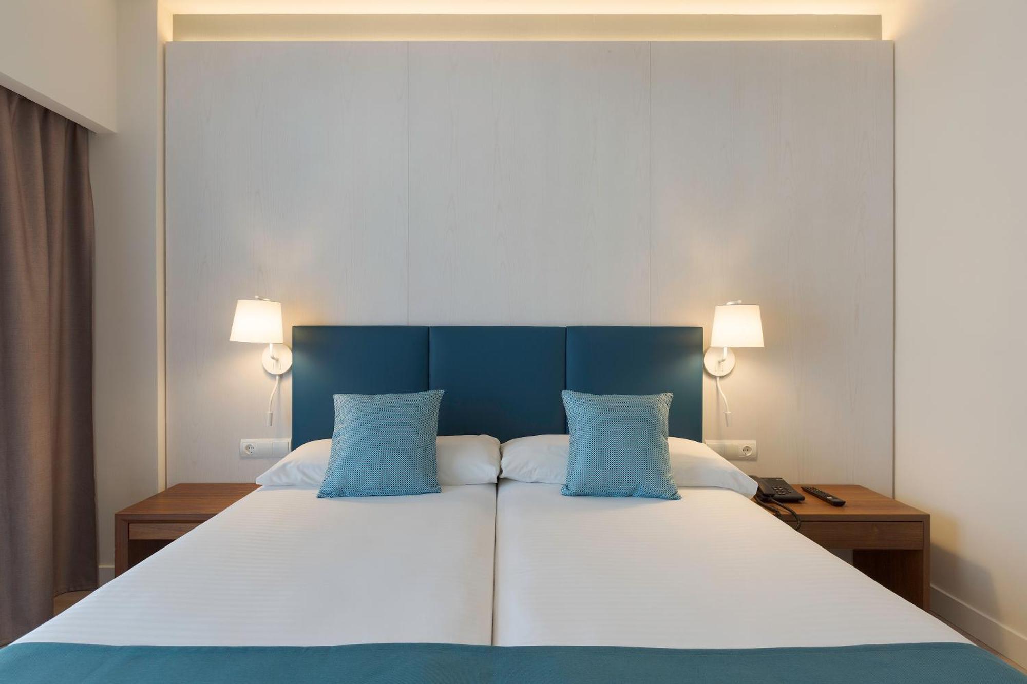 Hotel Alua Illa de Menorca S'Algar Esterno foto