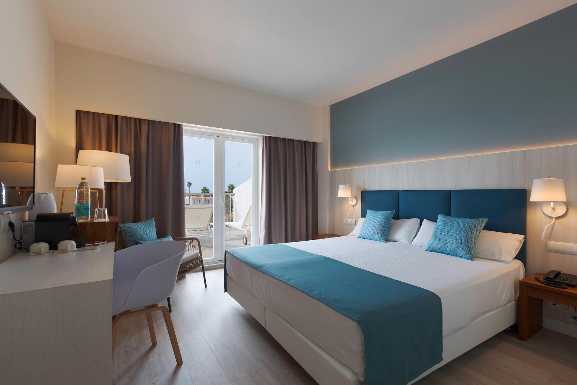 Hotel Alua Illa de Menorca S'Algar Esterno foto